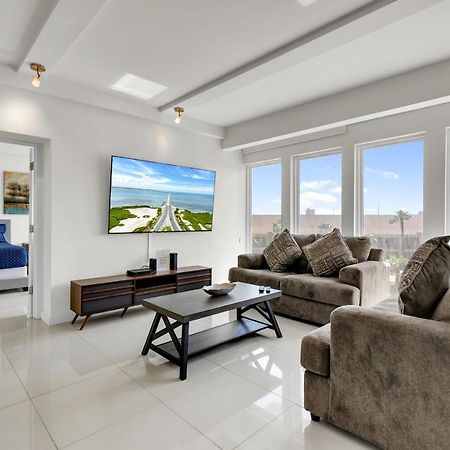 Perfect Condo, Room For Everyone! Beachfront Resort Pulau Padre Selatan Bagian luar foto